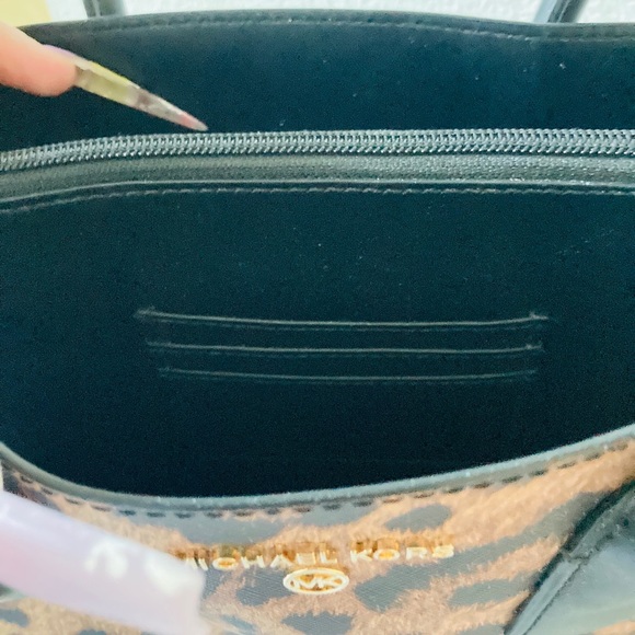 Michael Kors cheetah small satchel - Picture 8 of 8